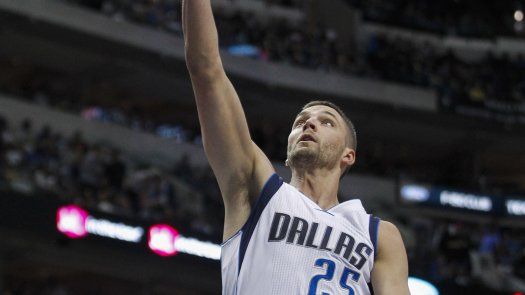Parsons y Chandler lideran paliza de Mavs ante Clippers