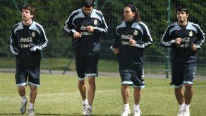 Maradona dirige su segundo partido con selección argentina