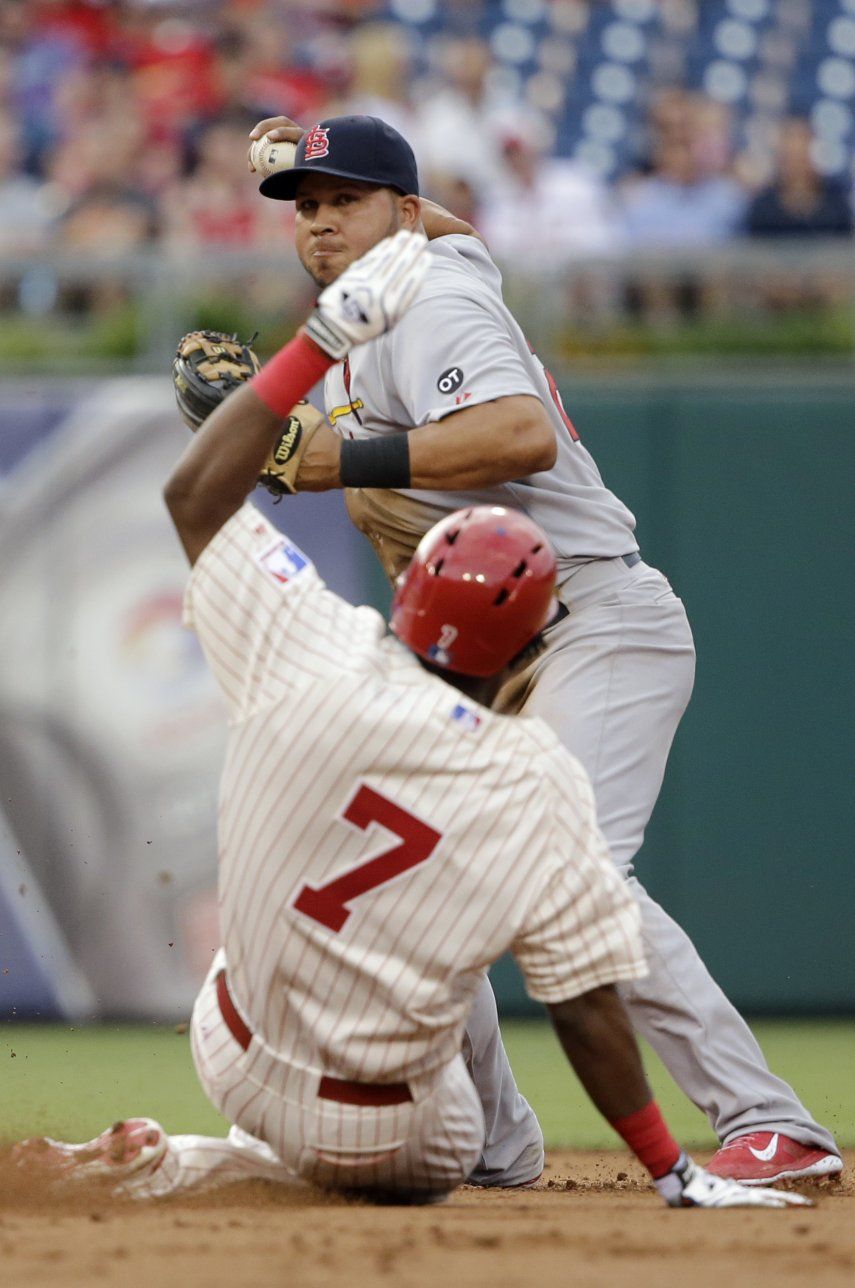 Cardenales pegan 3 jonrones al apalear 12-4 a Filis