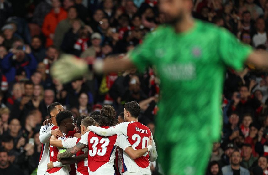 Champions League: Arsenal vence sin problemas al PSG