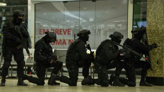 Rio-2016: El arte revela las violentas entrañas de la ciudad olímpica