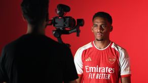 Jurrien Timber es anunciado como nuevo refuerzo del Arsenal