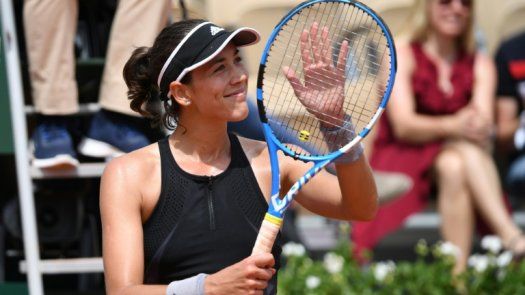 Muguruza avanza con paso firme a tercera ronda en Roland Garros