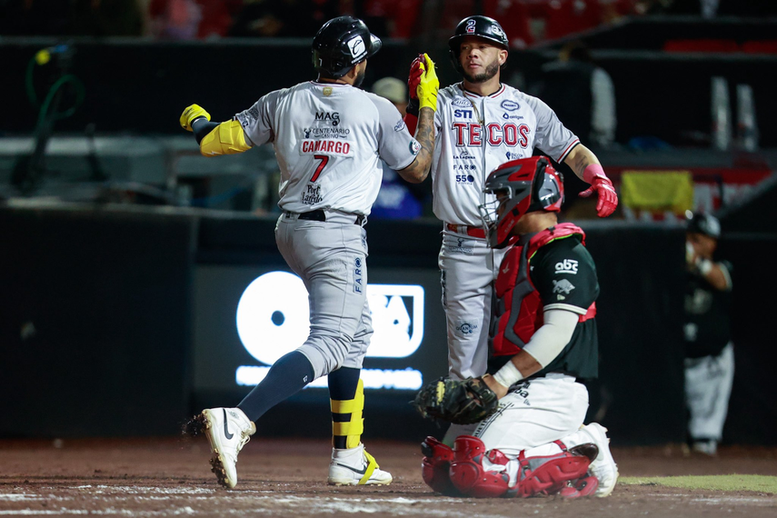 Johan Camargo sonó otro cuadrangular con los Tecolotes de Dos Laredos