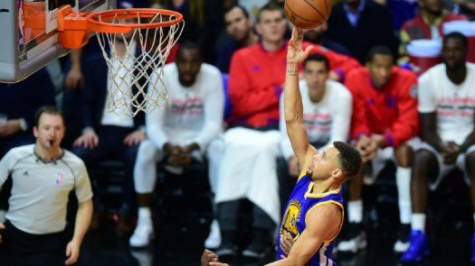 Stephen Curry sigue líder anotador en la NBA