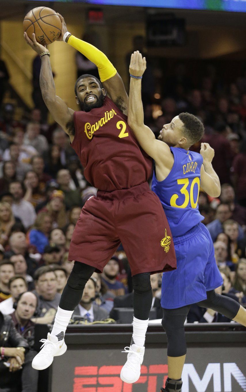 Con enceste de Irving, Cavs vencen de nuevo a Warriors