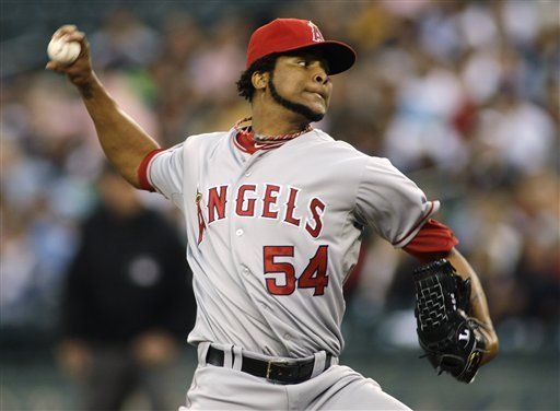 MLB: Angelinos 4, Marineros 3; Santana gana pese a 7 pasaportes