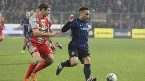 El Inter de Milán gana al Cremonese y sigue más cerca del título