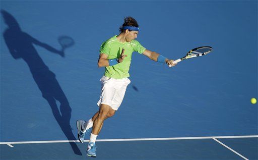 Serbio Djokovic vence a Ferrer y gana torneo de Abu Dabi