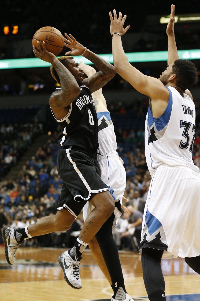 Twolves despachan a Brooklyn con gran despliegue de puntería
