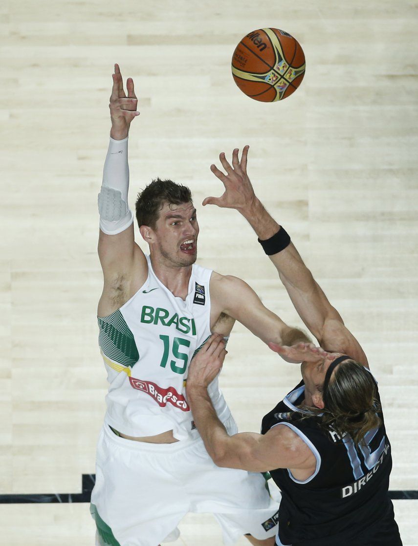 Brasil doma a Argentina en el Mundial de básquet