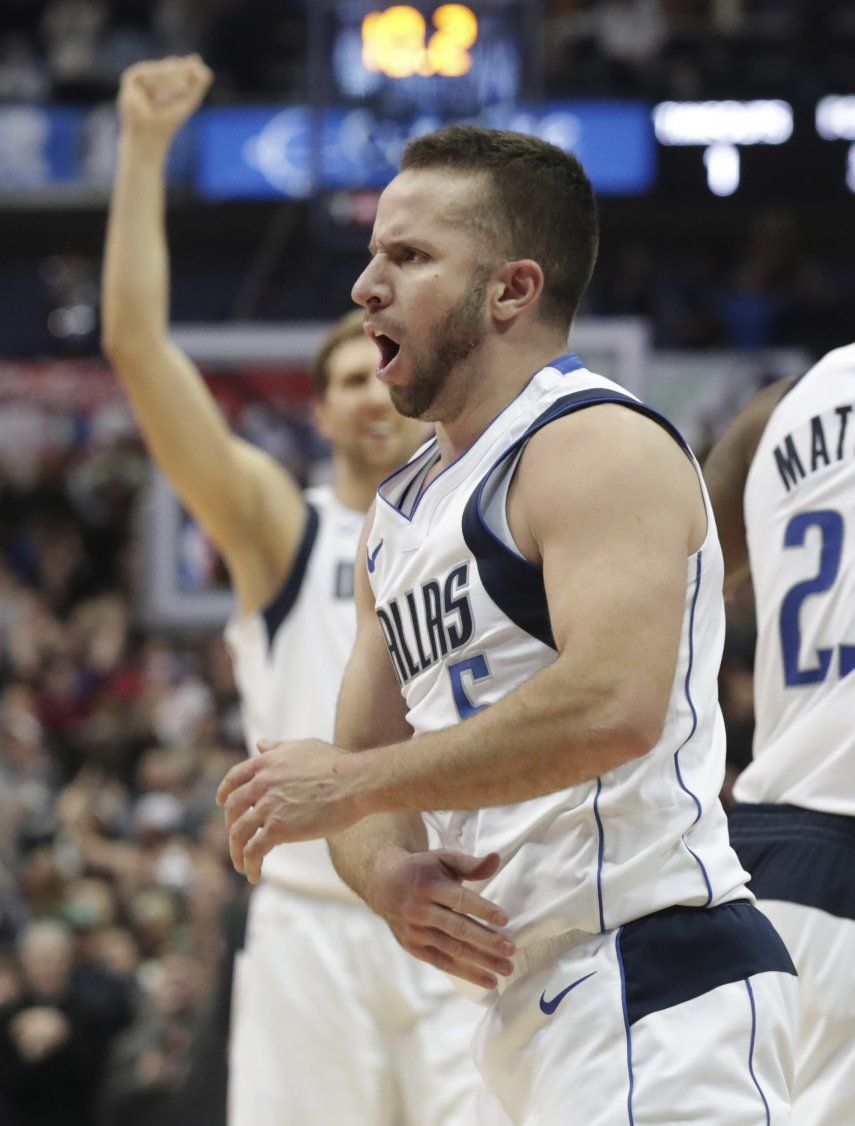 Barea da triunfo a Mavs, que cortan racha a Raptors