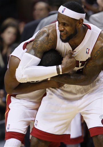 NBA: LeBron y Cole dan a Heat triunfo sobre Celtics; Lakers ganan