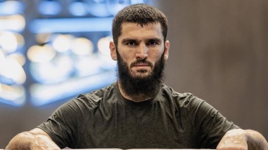 Artur Beterbiev se mantiene sano y listo para choque indiscutible