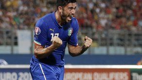 Italia pasa apuros; Holanda humillada