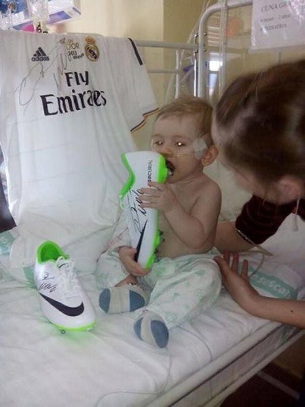Cristiano se solidariza y pagará operación a niño de 10 meses
