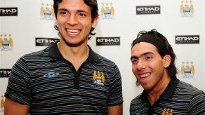 Hughes presenta a nuevos fichajes del Man City en Abu Dhabi