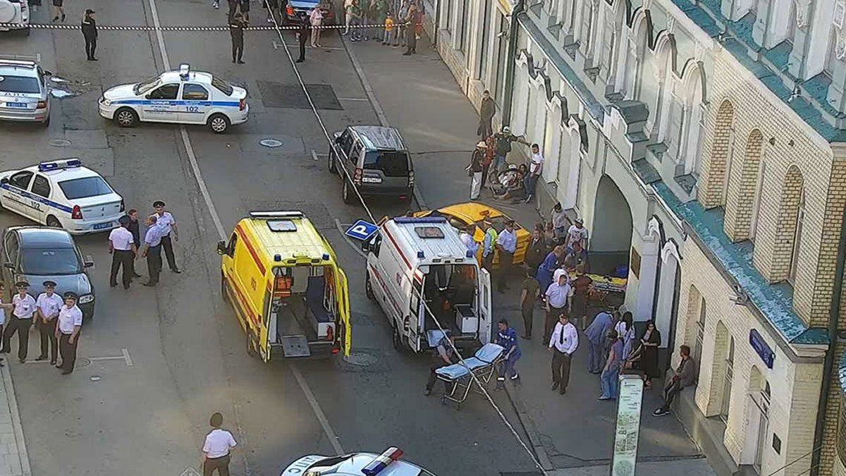Taxi atropella a varios en Moscú, incluidos dos mexicanos