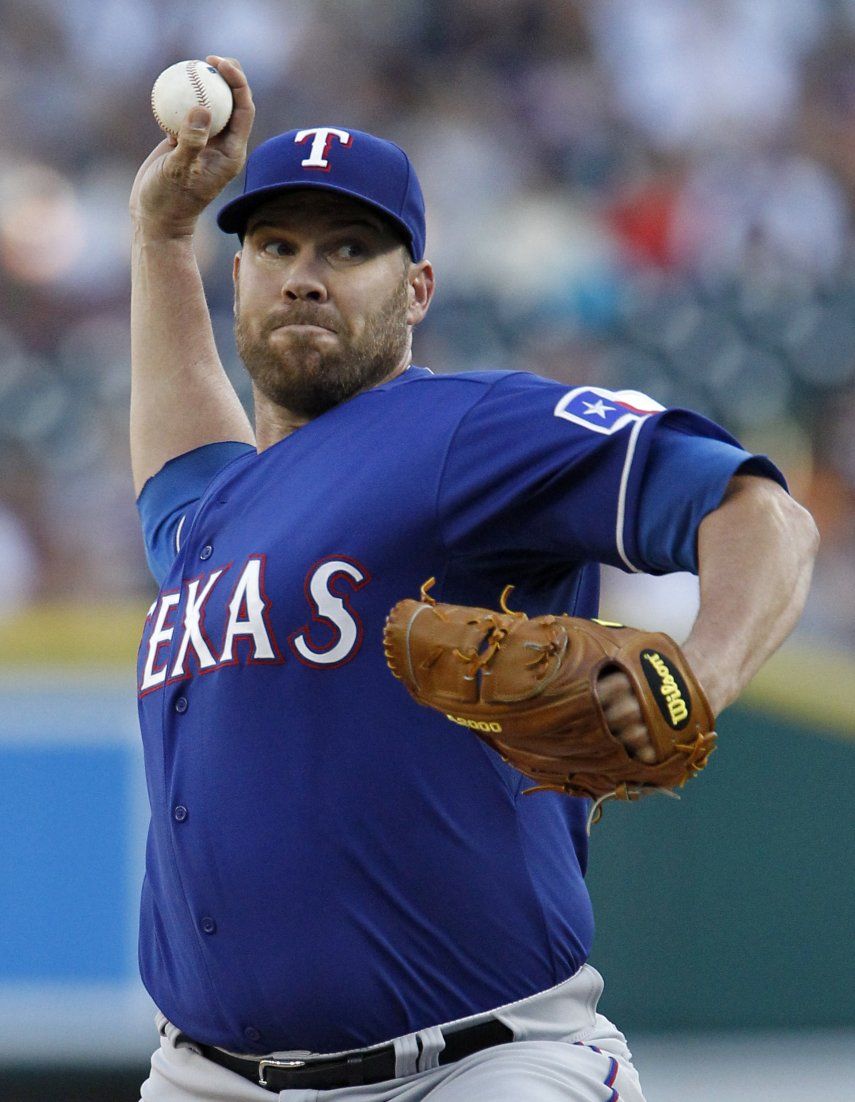 Lewis luce y Rangers blanquean a Tigres
