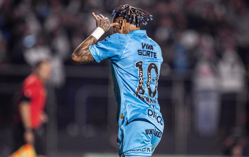 Neymar Jr marca doblete con Santos con la mirada puesta en Brasil