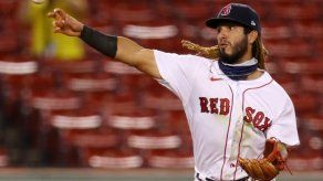 Jonathan Araúz termina sequía en triunfo de Medias Rojas ante Yankees