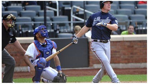MLB: Bravos 6, Mets 5, 1er partido; jonrón de Jones