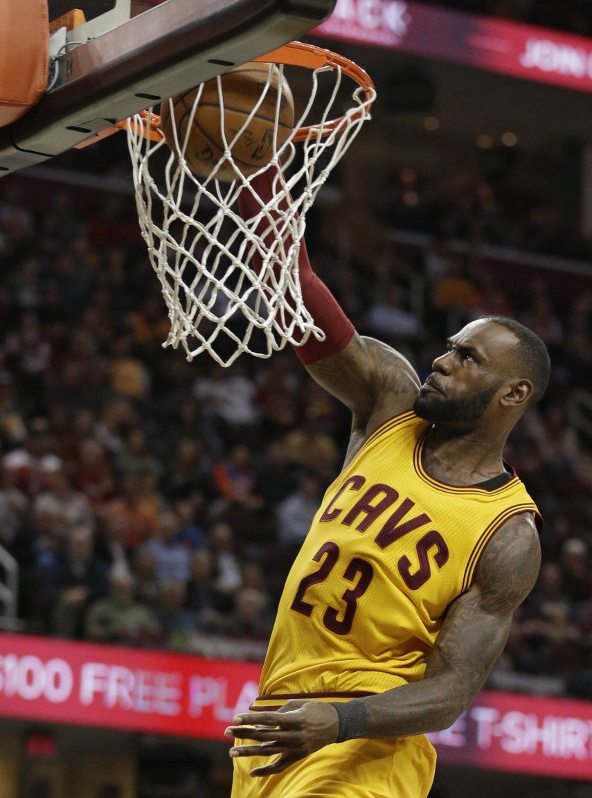 LeBron vuelve tras sufrir infección y guía a Cavs al triunfo