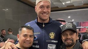 Roberto Durán compartió con Tyson Fury previo a choque indiscutible