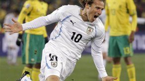 Mundial: Forlán recupera el gol