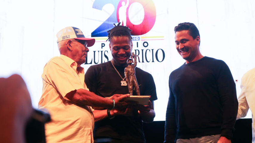MLB: Ronald Acuña Jr recibió el Premio Luis Aparicio Foto:&nbsp;Jesús Aldana