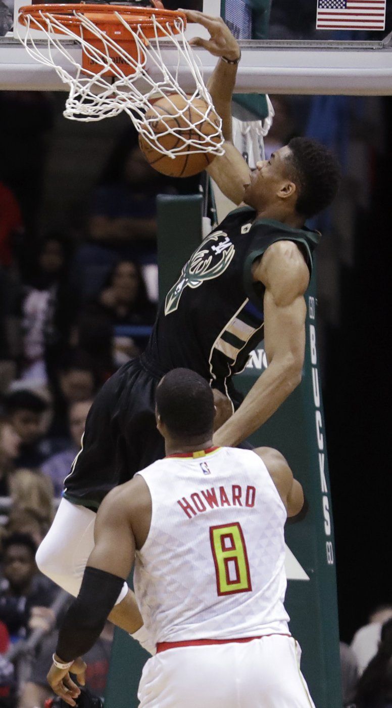 Bucks empatan a Hawks en el 5to puesto del Este