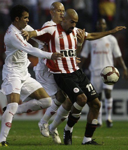 Libertadores: Inter pierde 2-1 pero elimina a Estudiantes