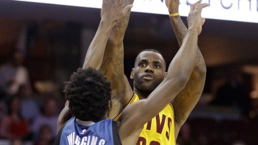Cavs vencen a Minnesota para 1er triunfo de Lue
