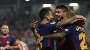 El Barcelona sigue firme y gana 3-0 el derbi en Girona