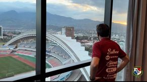 La selección de Panamá se prepara para reconocer la cancha en San José