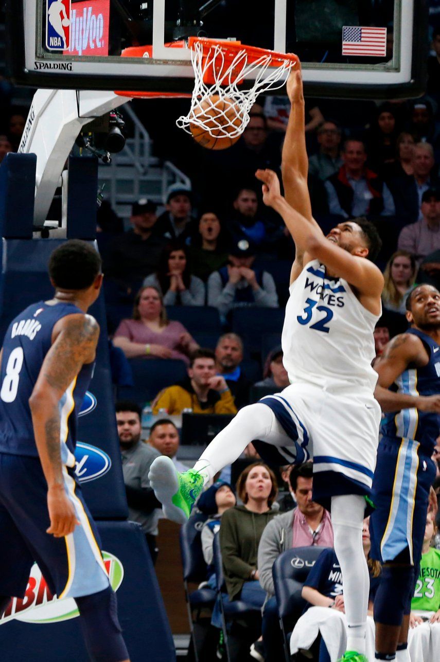 Towns acerca a Wolves a la postemporada
