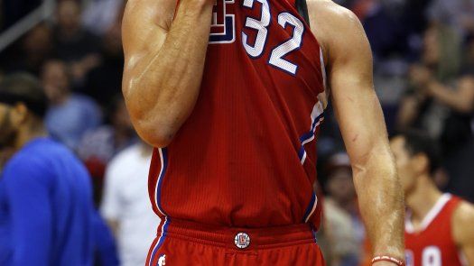 Knight, Bledsoe lideran a Suns ante unos diezmados Clippers