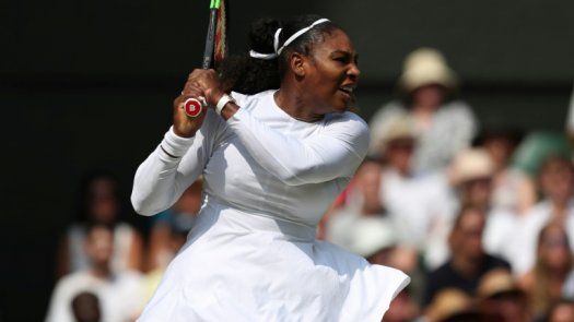 Serena dice que sufre emociones posparto tras retomar el tenis