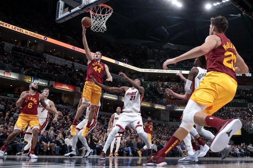 Evans anota 23 puntos y Pacers vence 99-91 al Heat