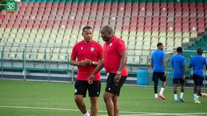 Stanley Menzon, DT de Surinam: No creo que dominemos a Panamá