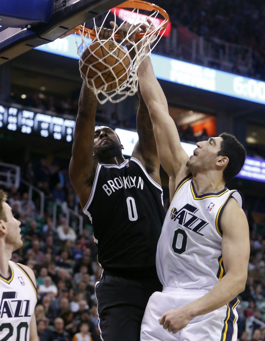 Johnson y Blatche ayudan a triunfo de Nets