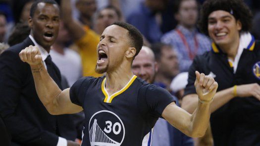 Curry encesta el triple ganador de Warriors ante Thunder
