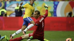 Neymar luce en victoria de Brasil sobre Australia