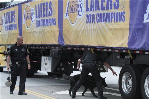 Lakers celebran tí­tulo de la NBA con desfile en Los Angeles