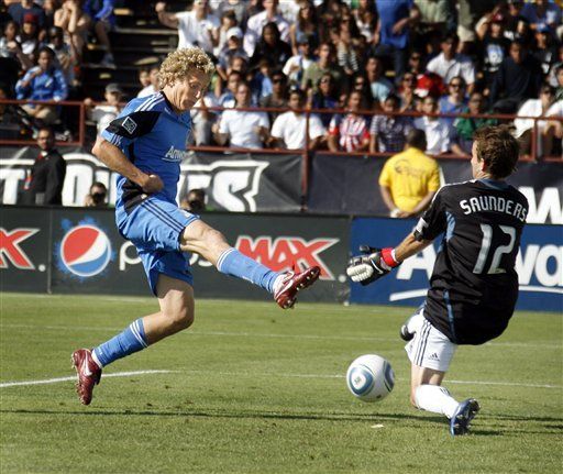 MLS: Galaxy rescata un punto con delantero como arquero