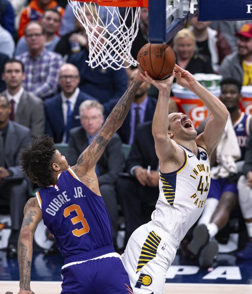 Bogdanovic anota 20 puntos en paliza de Pacers 131-97 a Suns