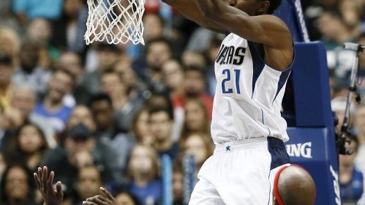 Pelicans se hunden 0-6 tras caer en Dallas