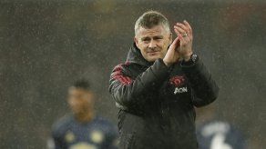 Arsenal acaba con comienzo invicto de Solskjaer en el Man U