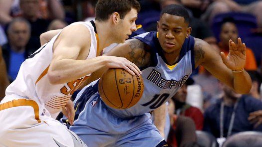 Stephenson lidera a Grizzlies en victoria sobre Suns