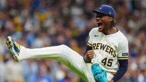 MLB: Cerveceros derrotan a Dodgers en Juego 1 de la Serie de Campeonato de la Liga Nacional